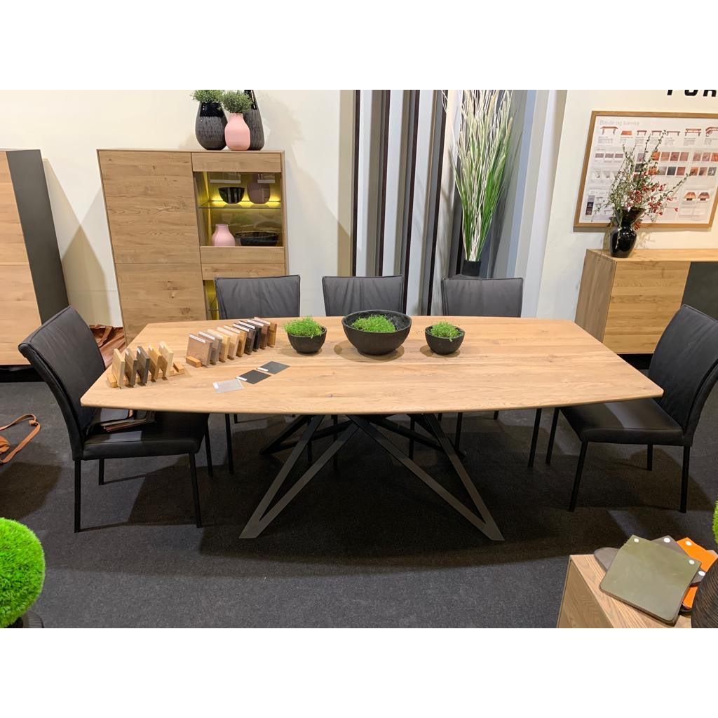 KORGEN Matbord Massiv Valnöt